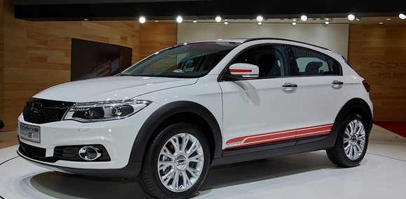 Китайский кроссовер Qoros3 City SUV дебютировал в Женеве
