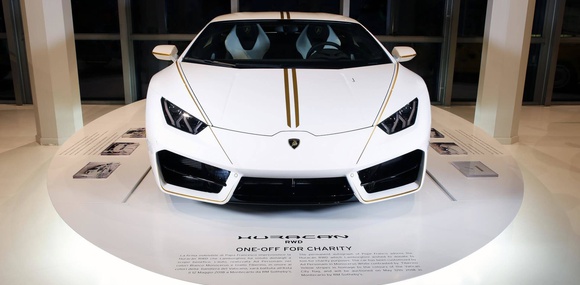 Lamborghini Huracan Папы Римского разыграют в лотерею