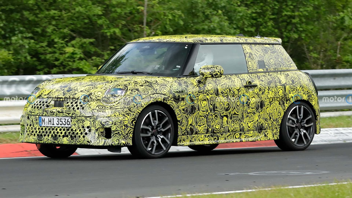 La nouvelle Mini Cooper S aperçue sur le circuit de Nurburgring avec un