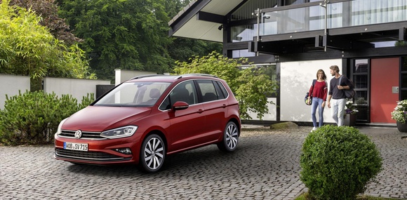 Volkswagen показал обновленный компактвэн Golf Sportsvan
