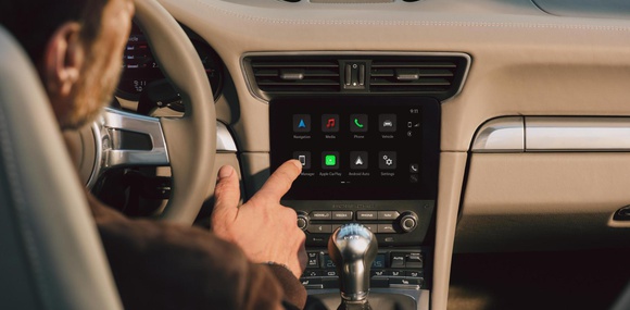 Porsche представила бездротовий CarPlay для «майбутньої класики» — 911, Boxster та Cayman