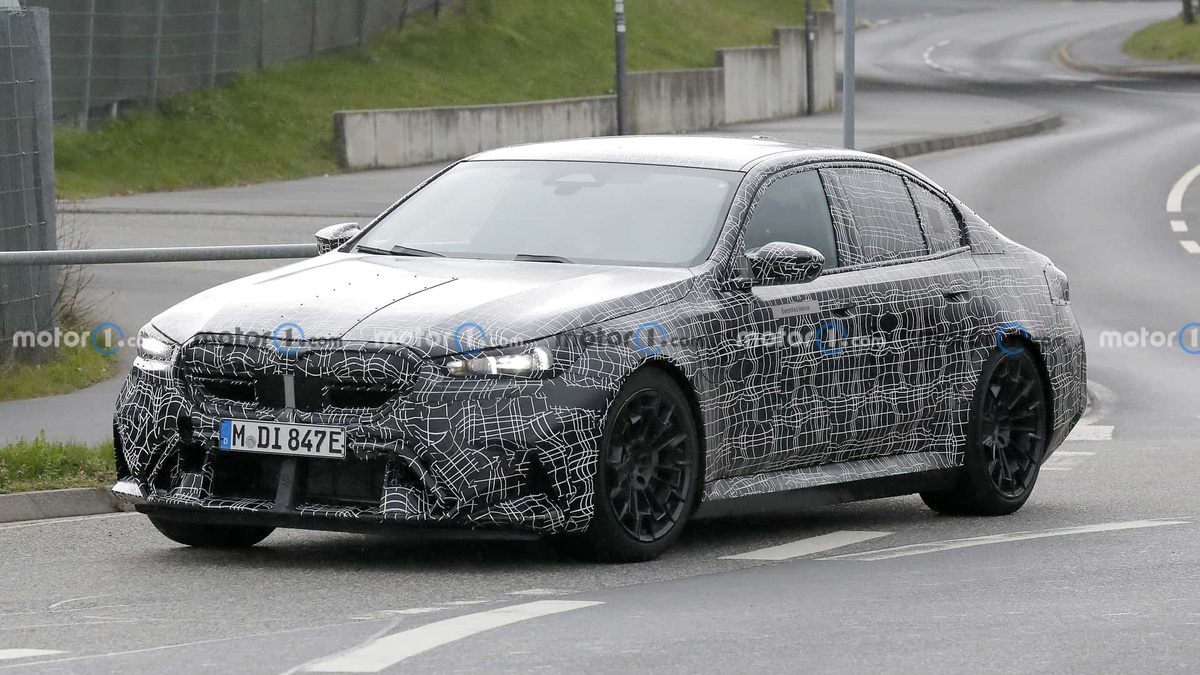 Next Generation Bmw M5 Sedan Spotted Testing Its V8 Powered Hybrid Powertrain At The Nurburgring 