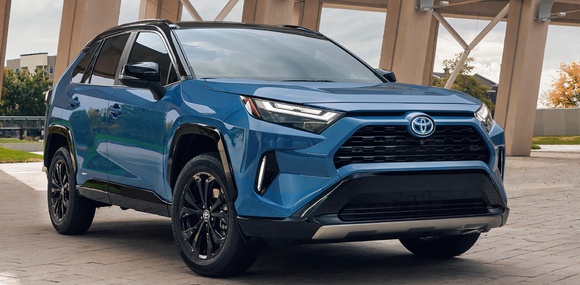 Toyota RAV4 посунув Tesla Model Y з першого місця світового рейтингу найпопулярніших моделей