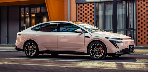 Nissan представив електричний седан N7 з винятковою аеродинамікою