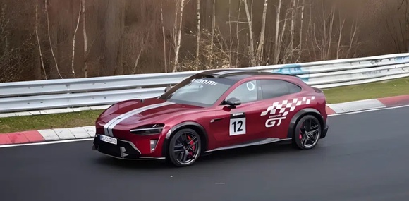 Xiaomi YU7 GT: Электрический монстр на 990 сил выехал на Нюрбургринг без камуфляжа