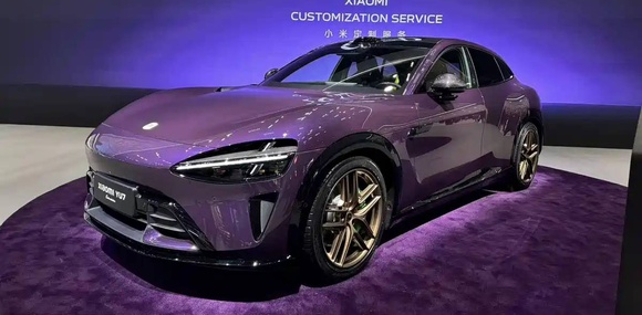 Xiaomi показала кросовер YU7 Max в кастомному кольорі Crystal Purple