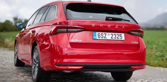 Škoda Octavia стала первым полноценным гибридом этой марки