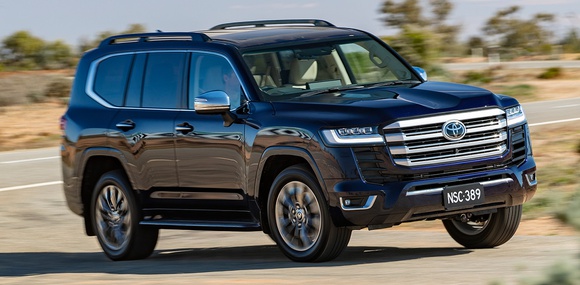 Toyota Land Cruiser Hybrid: 457 hp and all-wheel drive in the familiar body of the 300 series