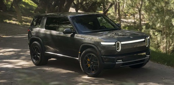 Rivian начнет поставки R2 в июне — первые покупатели получат автомобили через несколько недель