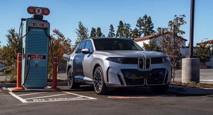 BMW iX5 laadt met 460 kW: in 22 minuten naar 80 procent