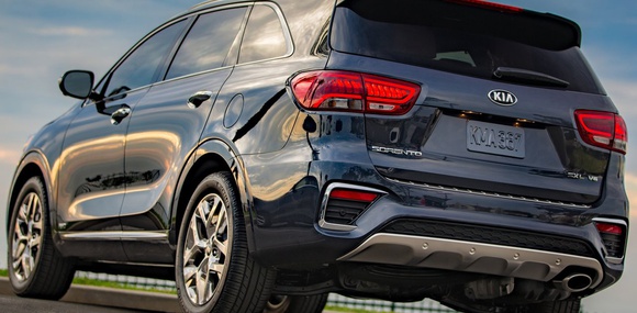 Rund 70.000 Kia Sorento und Sportage Fahrzeuge werden wegen einer Platine zurückgerufen, die Feuer fangen kann