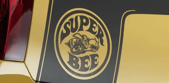 Dodge натякнула на повернення легендарної Super Bee