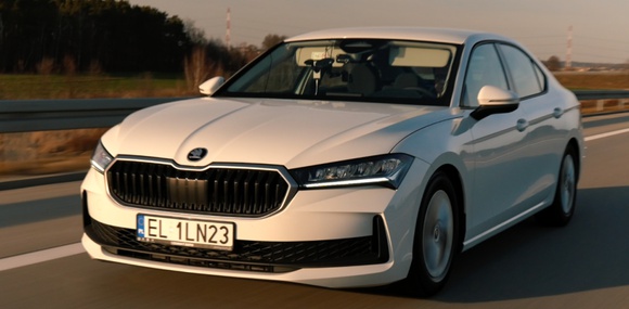 Из Польши в Париж и обратно: дизельный Skoda Superb проехал 2831 км на одном баке