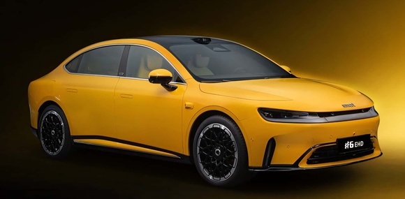 Smart показав новий седан #6