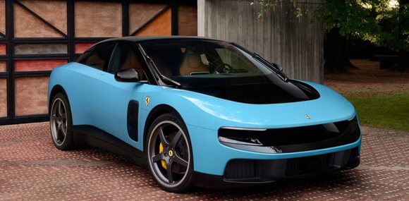 Ferrari Luce зазнав критики, але замовлення вже розписані до кінця 2027 року