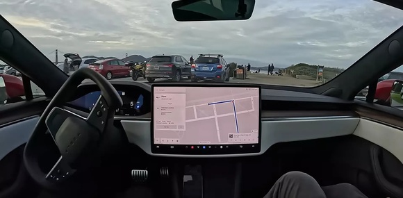 Tesla знову перейменувала FSD у Китаї перед запуском системи