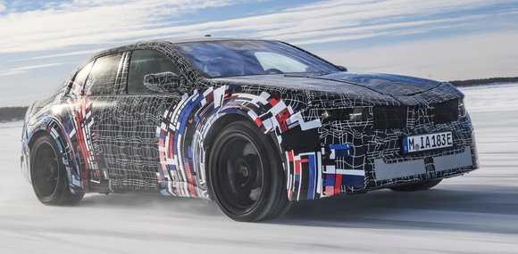 BMW M підтвердило імітацію звуку двигуна і перемикань передач для електромобілів