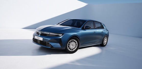 Opel Astra отримав базову комплектацію Start із ковпаками