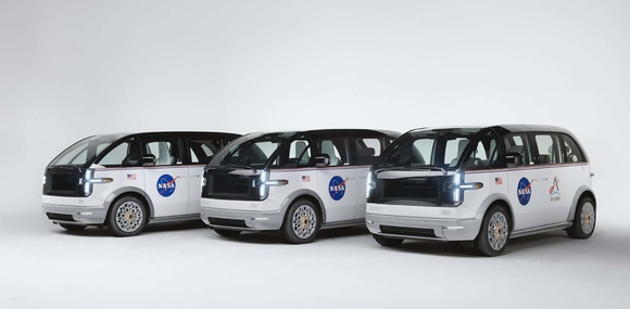Незвичні електромобілі Canoo виявились непотрібними NASA та USPS