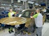 Посмотрите, как устанавливается лобовое стекло на Škoda Kodiaq на заводе