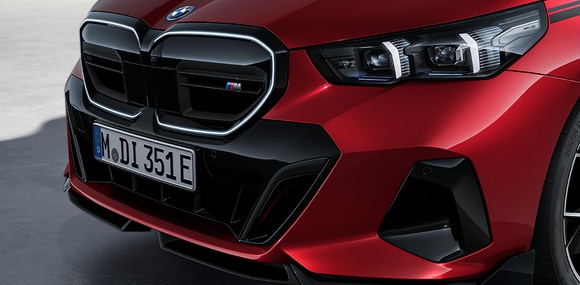 BMW представила новые детали M Performance для моделей 5 серии
