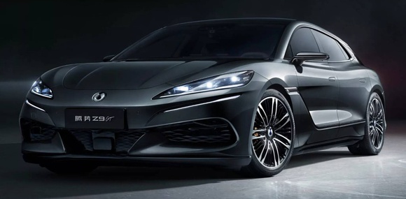 Denza Z9 GT тепер вміє "малювати" дрифтом на асфальті
