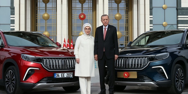 Die Türkei Liefert Ihren Ersten Togg T10X SUV An Präsident Erdogan Aus ...