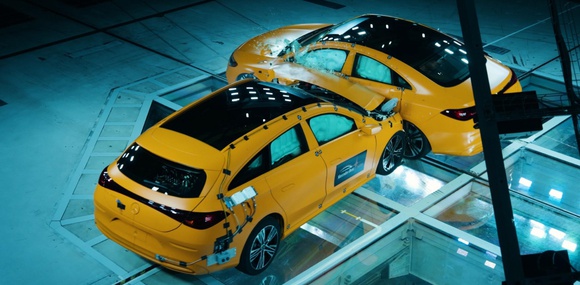 Mercedes зіткнув два серійні CLA на швидкості 56 км/год під час публічного краш-тесту