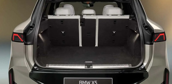 BMW пояснила, чому новий X5 не отримав розділену кришку багажника