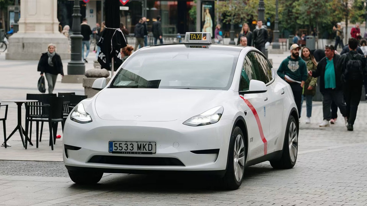 Tesla RoboTaxi To Be Unveiled On August 8 – Autoua.net