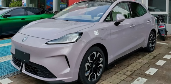 The new MG4 EV is already available at Chinese dealerships, even though it has not been officially presented yet