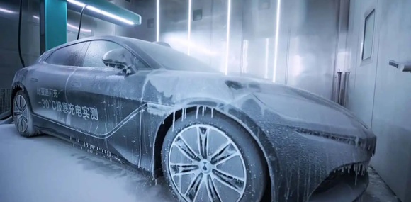 Тест BYD Denza Z9GT: заряджання до 97% за 12 хвилин при -30°C