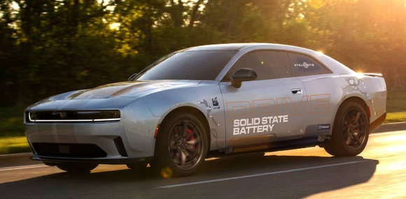 Dodge Charger EV отримав твердотільну батарею, але до серії ще далеко