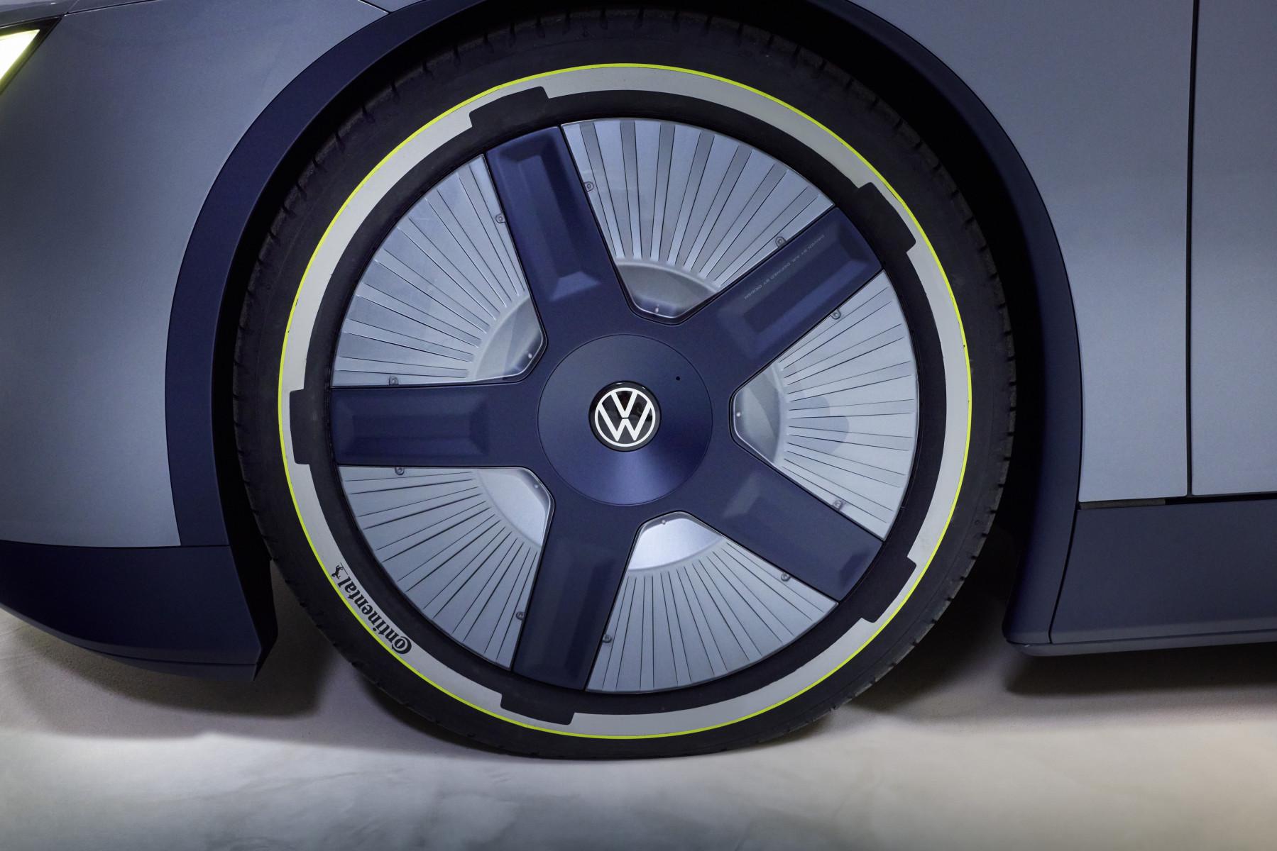 Close-up van het aerodynamische wiel met velgdeflector