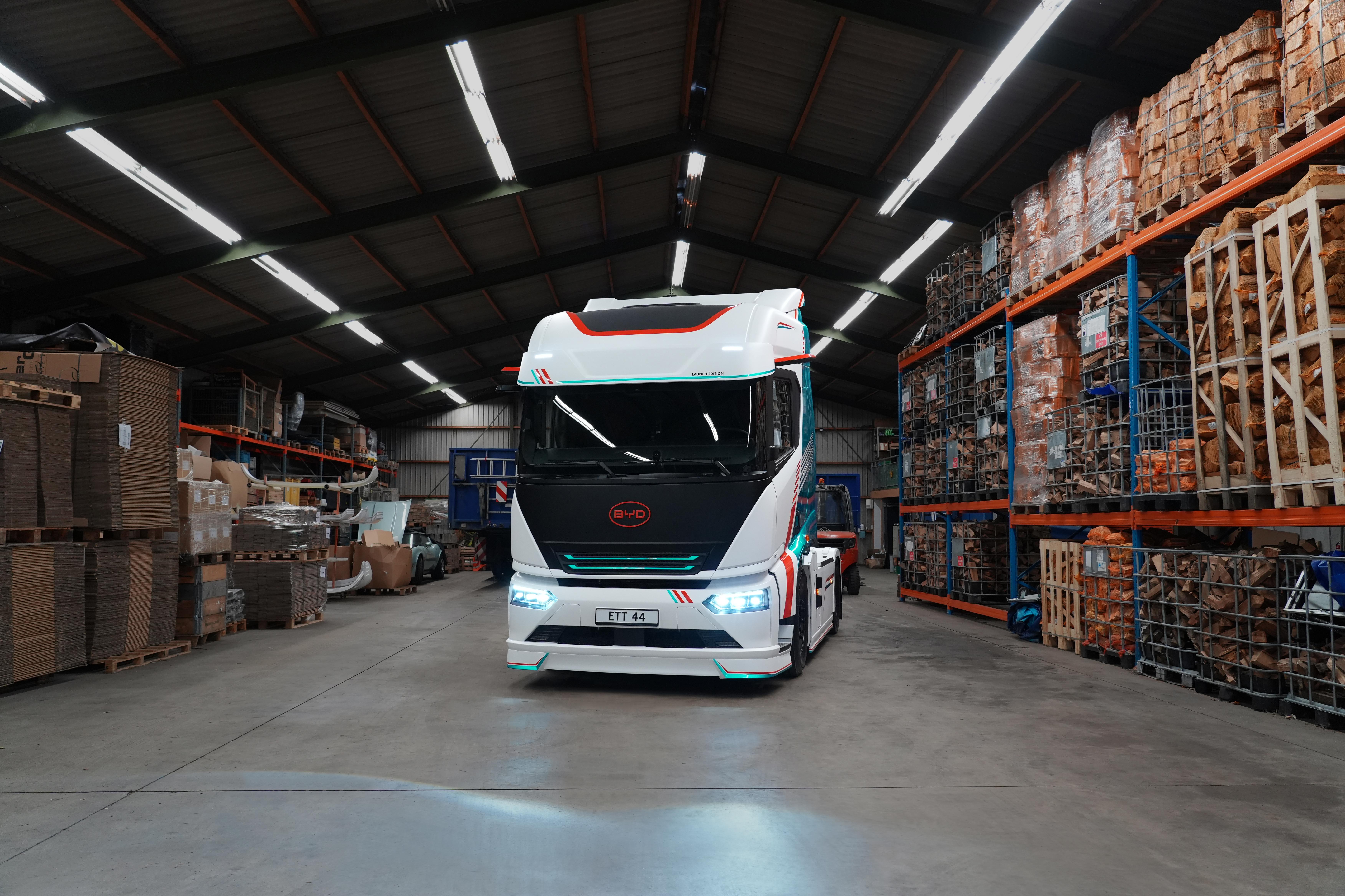 BYD ETT 44 vooraanzicht in een distributiecentrum