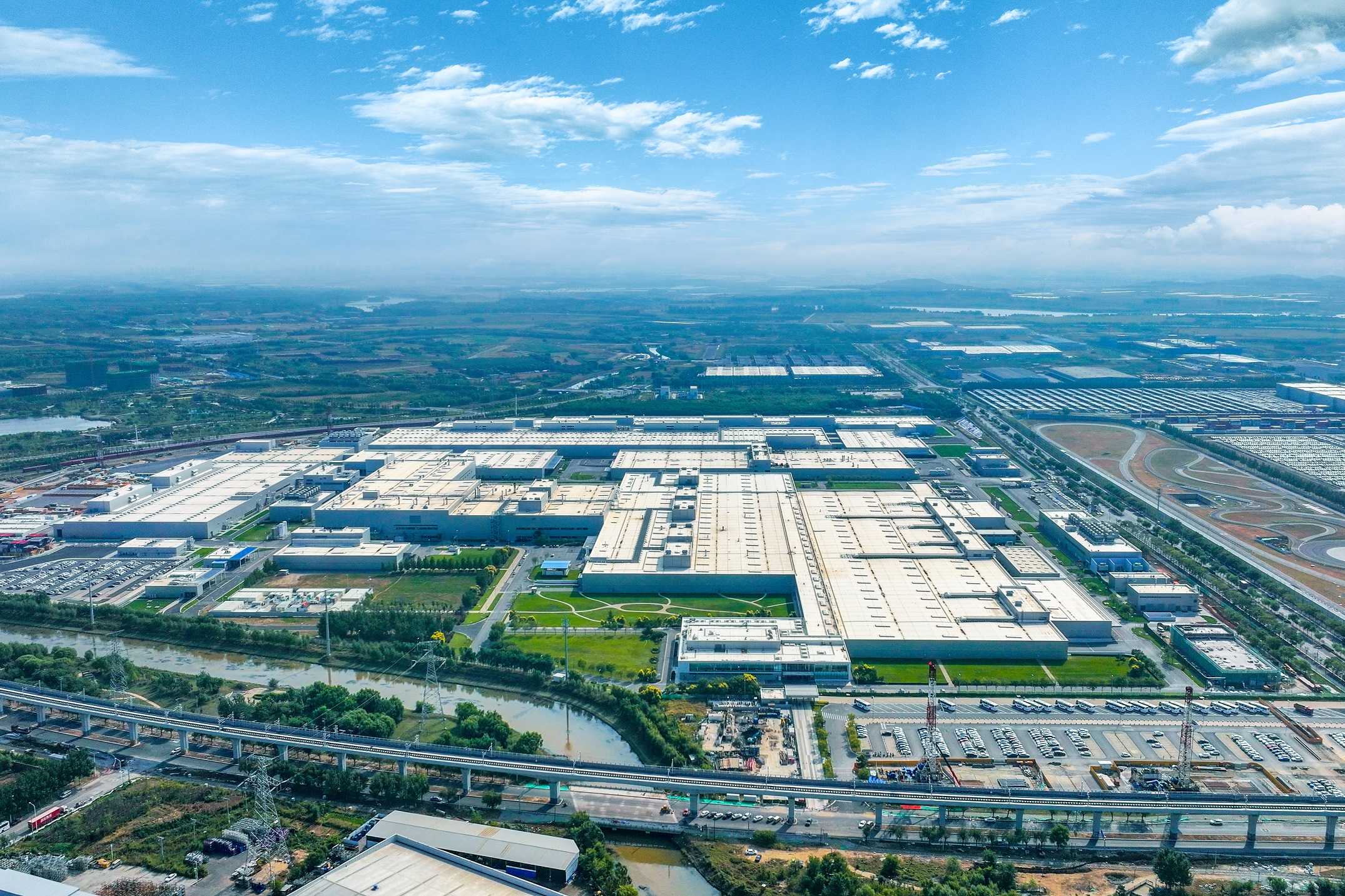 Luchtfoto van de BMW-fabriek in Shenyang