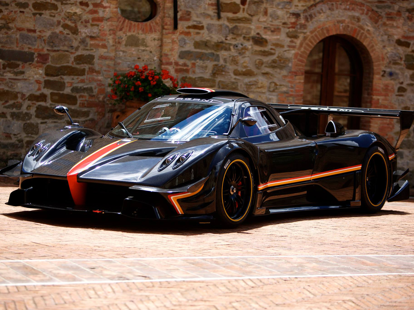 Pagani Zonda Revolucion ставит точку в истории модели