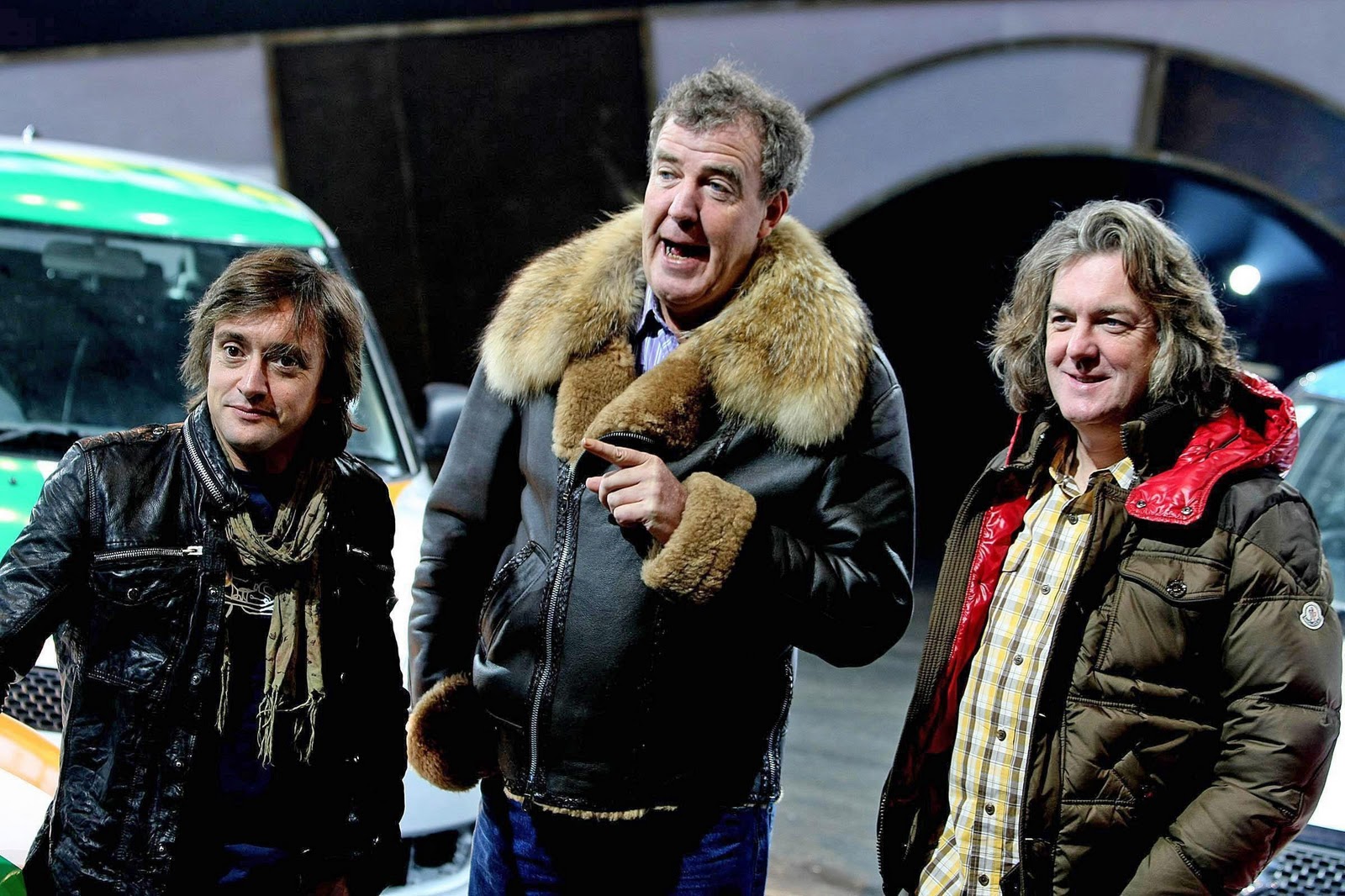 Ведущие Top Gear лишились водительских прав