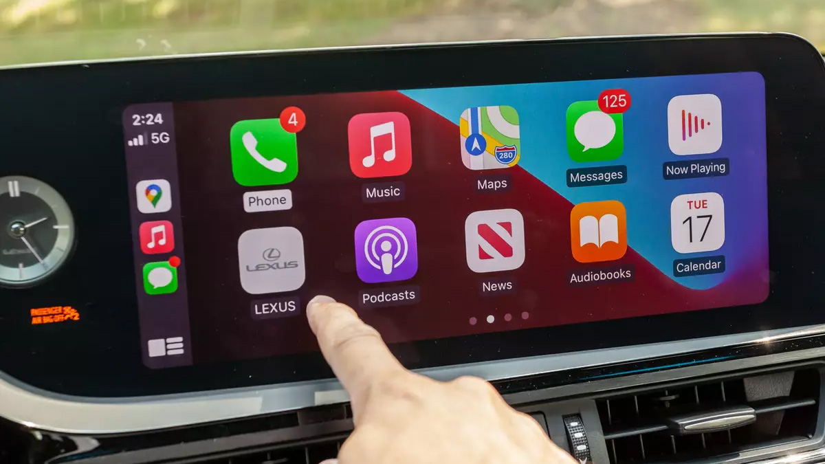 Отсутствие Apple CarPlay или Android Auto является решающим фактором для  трети покупателей новых автомобилей